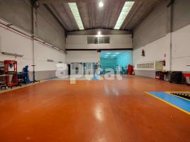 Nave industrial, 684.00 m², Les Casernes - Sant Jordi