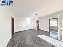  (unifamiliar aïllada), 85.00 m², حافلة قرب والقطار