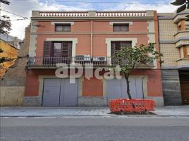 Alquiler propiedad vertical, 496.00 m², cerca de bus y tren, seminuevo, Calle Nou, 66