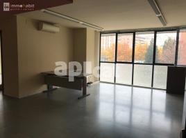 Oficina, 135.00 m²