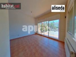 Casa (unifamiliar aislada), 251.00 m², cerca de bus y tren