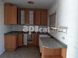 Casa (unifamiliar adossada), 170.00 m², prop de bus i tren