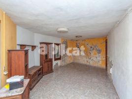 Casa (unifamiliar aislada), 297.00 m², cerca de bus y tren