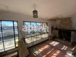 Casa (casa rural), 600.00 m², prop de bus i tren, Les Oluges