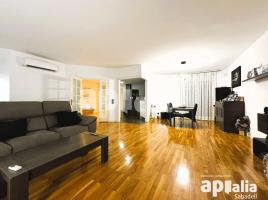 Piso, 254.00 m², cerca de bus y tren