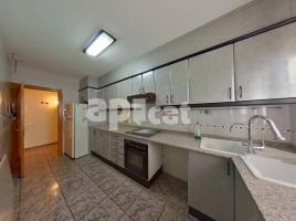 Piso, 80.00 m², cerca de bus y tren