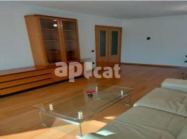 Pis, 104.00 m², prop de bus i tren