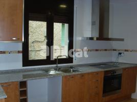 Casa (unifamiliar adossada), 242.00 m², prop de bus i tren, seminou