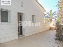 Casa (unifamiliar aïllada), 369.00 m², prop de bus i tren, nou