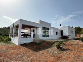 Casa (unifamiliar aïllada), 230.00 m², prop de bus i tren, seminou