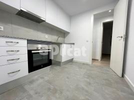 Piso, 76.00 m², cerca de bus y tren