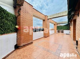 Piso, 83.00 m², cerca de bus y tren