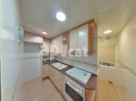 Pis, 59.00 m², 附近的公共汽車和火車, Calle Mina