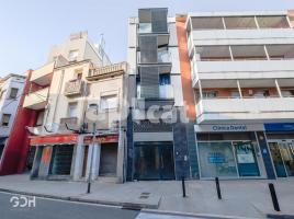 Local comercial, 107.00 m², cerca de bus y tren, Calle de Joaquim Rubió i Ors, 109