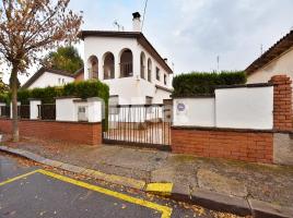 Houses (villa / tower), 451.00 m², Avenida Onze de Setembre, 25