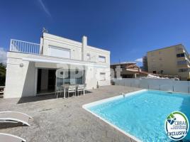 Houses (villa / tower), 386.00 m², almost new, Calle Cap Llarg, 9