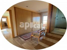 Houses (villa / tower), 260.00 m², Calle Fondils