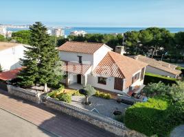 Houses (villa / tower), 183.00 m², Avenida Rosselló