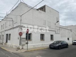 Casa (unifamiliar aislada), 381.00 m², cerca de bus y tren