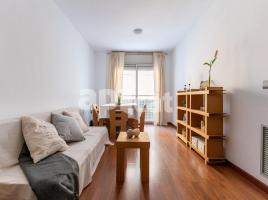 Piso, 76.00 m², cerca de bus y tren, seminuevo