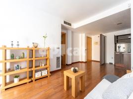 Piso, 76.00 m², cerca de bus y tren, seminuevo