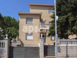 Casa (xalet / torre), 358.00 m², seminou