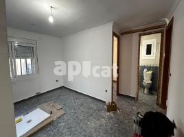 Pis, 70.00 m², حافلة قرب والقطار