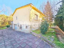 Houses (detached house), 220.00 m², near bus and train