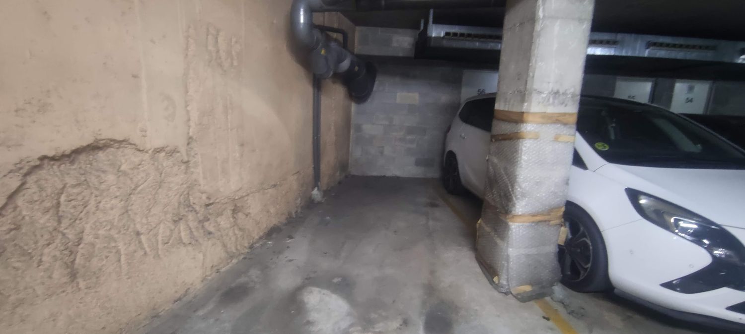 Plaça d'aparcament, 10.00 m², L'Hostal - Lledoner