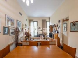 Flat, 130.00 m², near bus and train, almost new