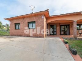 Houses (detached house), 245.00 m², almost new