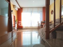 Casa (unifamiliar aislada), 174.00 m², cerca de bus y tren, seminuevo