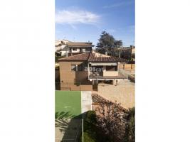 Terraced house, 259.00 m², almost new