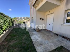 Houses (villa / tower), 265.00 m², almost new