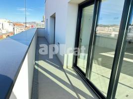 Àtic, 77.00 m², prop de bus i tren, nou