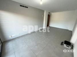 Pis, 94 m², جديد تقريبا, Zona