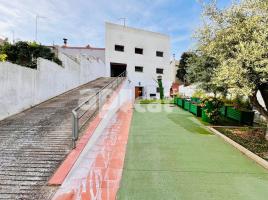 Вертикальные недвижимости, 559.00 m², Calle de l'Empordà, 48