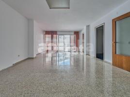 Apartament, 130.00 m², près de bus et de train, Casco Urbano