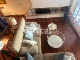 Casa (unifamiliar aislada), 533.00 m², cerca de bus y tren