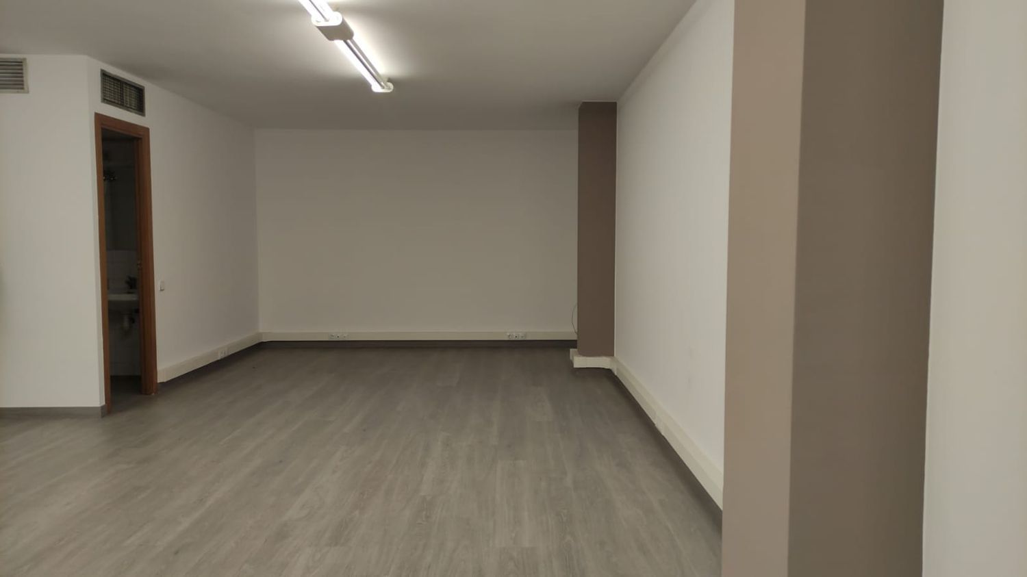 в аренду в офис, 361.00 m², Centre