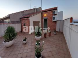 Casa (unifamiliar aislada), 684.00 m², cerca de bus y tren