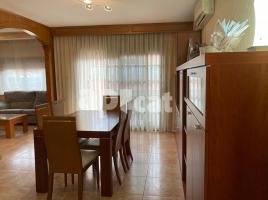 Piso, 91.00 m², cerca de bus y tren