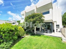 Casa (unifamiliar aislada), 608.00 m², cerca de bus y tren, seminuevo, Calle de Josep Irla