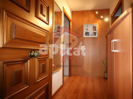 Pis, 86.00 m², Calle Montserrat i Cuadrada