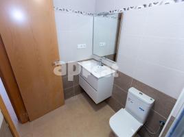 Alquiler apartamento, 56.00 m², cerca de bus y tren, nuevo, Centro