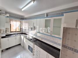 Flat, 110.00 m², near bus and train, Avenida del Camp d'Esports