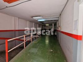 Local comercial, 390.00 m², Calle LLAVINES