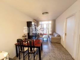 Flat, 74.00 m², near bus and train