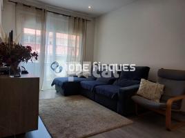 Flat, 81.00 m², near bus and train