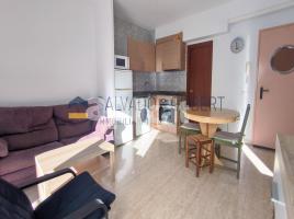 Apartament, 40.00 m², almost new, Avenida Catalunya, 64